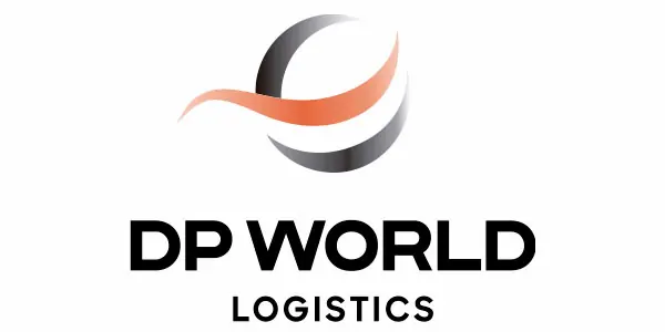Logo de DP World, cliente de señalizacion vial informativa de Creando Company