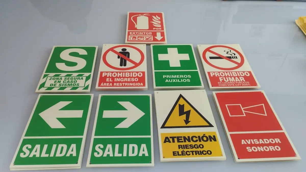 Señaléticas fotoluminiscentes 7