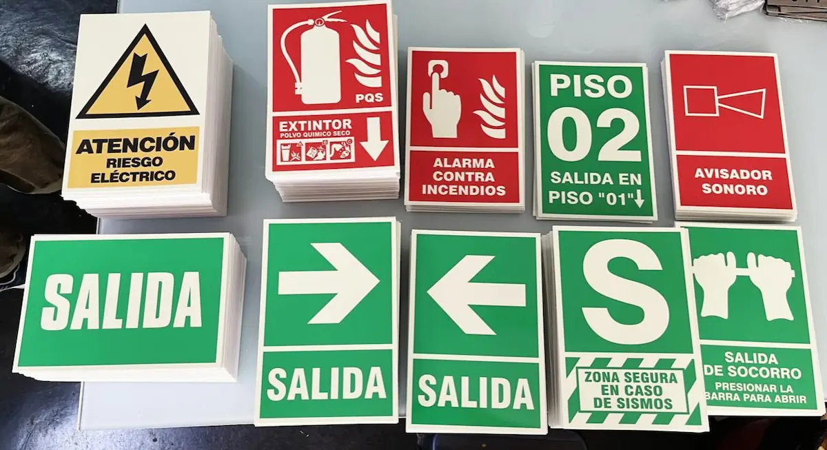 Señalización fotoluminiscente 6